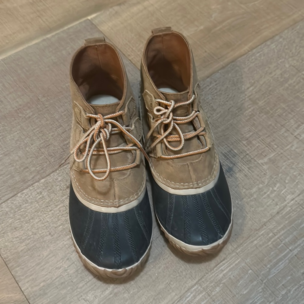 Sorel boots, worn 2, size 7.5